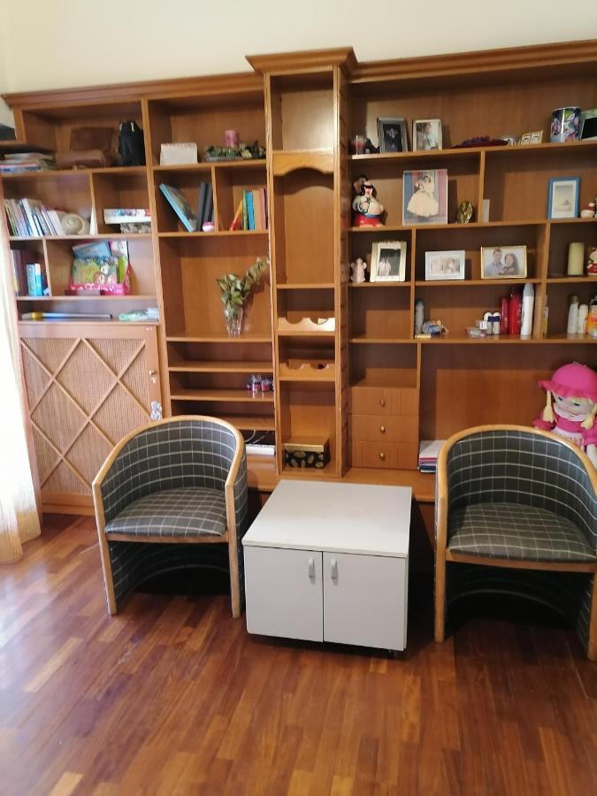 Appartement Kомната Гостья à Athènes Extérieur photo