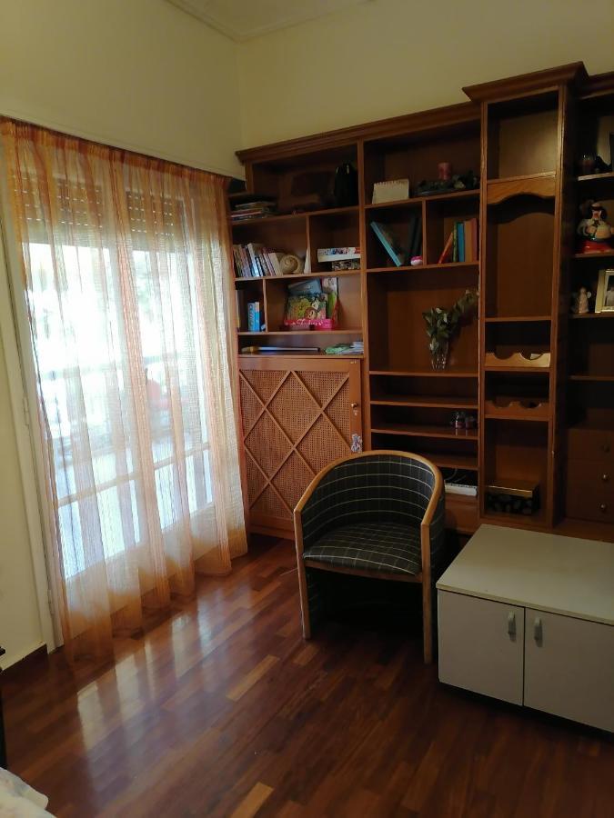 Appartement Kомната Гостья à Athènes Extérieur photo